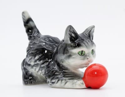 Goebel Hummel Vintage West Germany Playing Cat With Ball Porcelain Figurine - Thumbnail 8