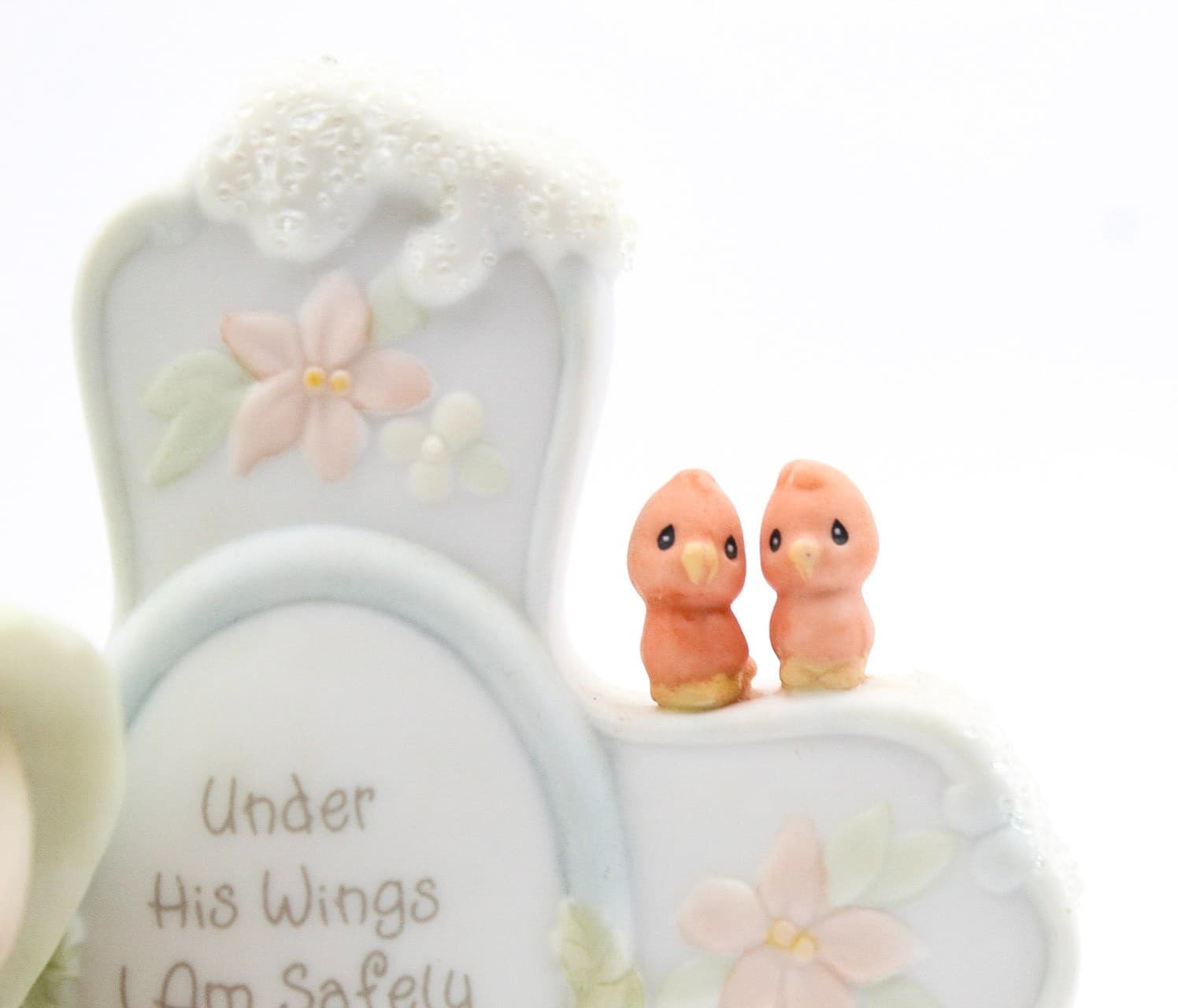 Precious Moments Under His Wings I am Safely Abiding Porcelain Figurine 1997 - Thumbnail 8