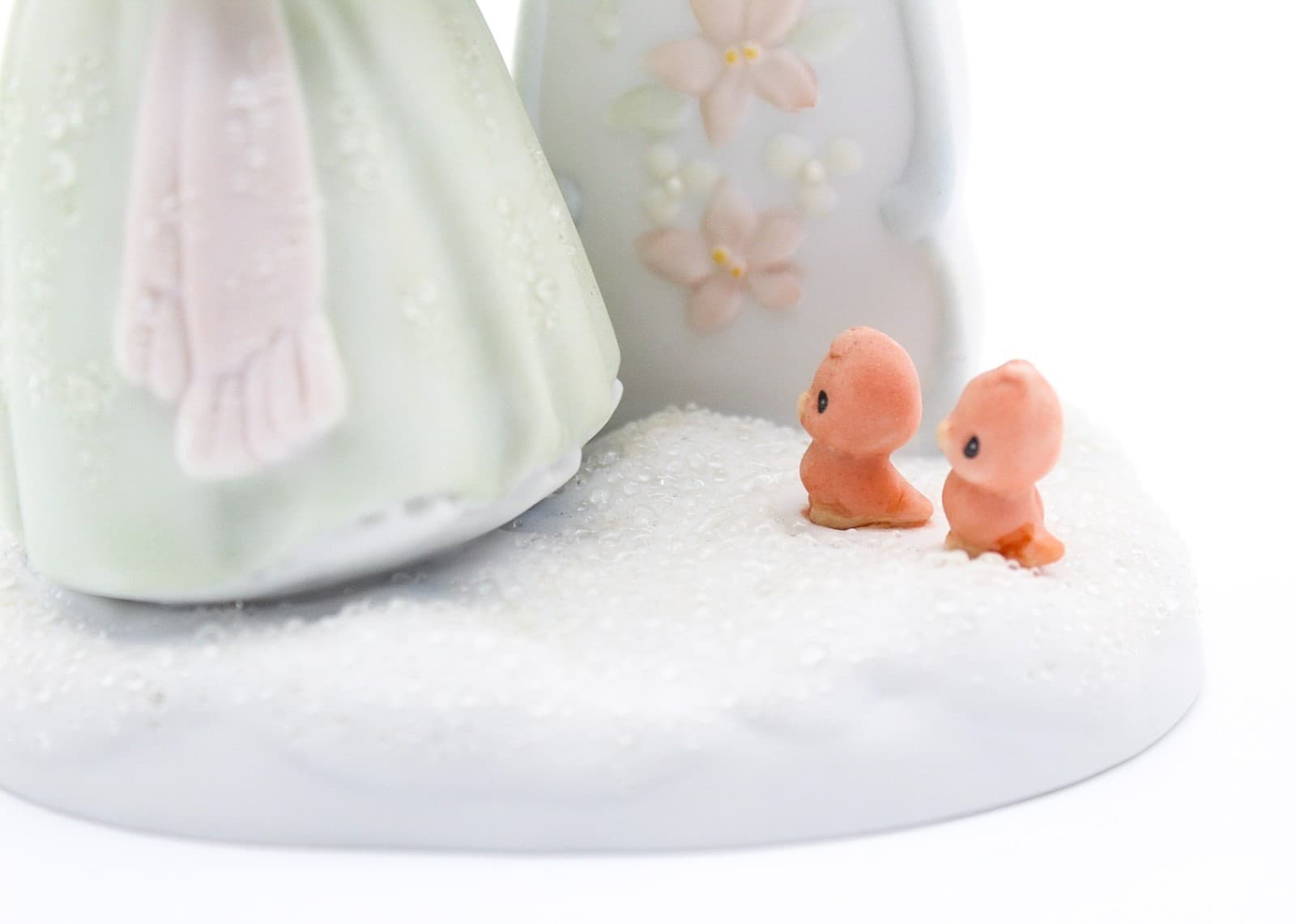Precious Moments Under His Wings I am Safely Abiding Porcelain Figurine 1997 - Thumbnail 6