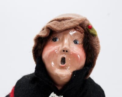 1995 BYERS CHOICE The Carolers Caroler w/ Music Sheet Christmas Doll - Thumbnail 2
