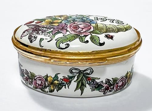 BILSTON & BATTERSEA ENAMELS Halcyon Days Hand Painted Floral 1978 Trinket Box - Thumbnail 2