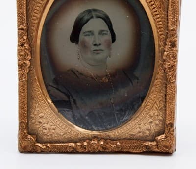 Antique Civil War Era 1860's Daguerreotype Lady With Jewelry Photo - Thumbnail 4