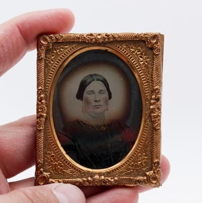 Antique Civil War Era 1860's Daguerreotype Lady With Jewelry Photo - Thumbnail 5