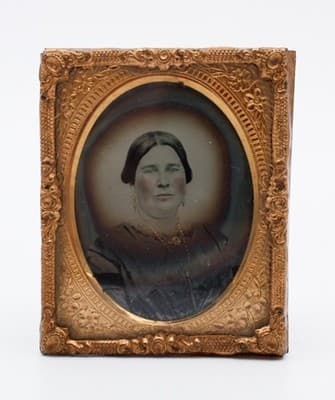 Antique Civil War Era 1860's Daguerreotype Lady With Jewelry Photo - Thumbnail 7