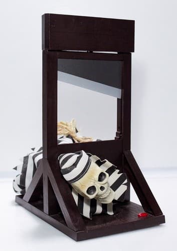 MAGIC POWER COMPANY Halloween Guillotine animated Talking Skeleton Toy - Thumbnail 5