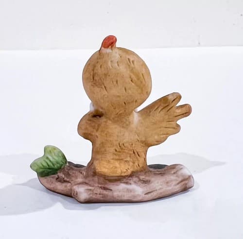 Vintage JOSEF ORIGINALS Robin Bird Singing with Notes Porcelain Figurine - Thumbnail 3