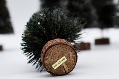 9 Vintage Bottle Brush Trees Christmas Village Wood Base Accessories - Thumbnail 8