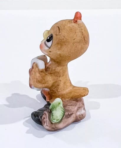 Vintage JOSEF ORIGINALS Robin Bird Singing with Notes Porcelain Figurine - Thumbnail 2