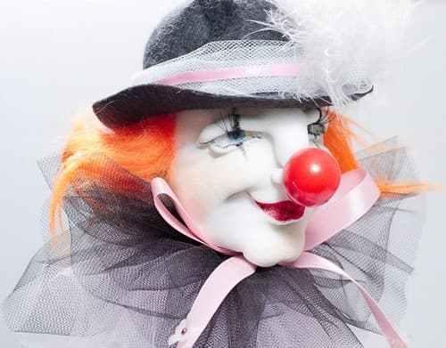 MAROTTE 1986 Murphy Doll Halloween Jester Clown Motif On Stand OOAK Doll - Thumbnail 6