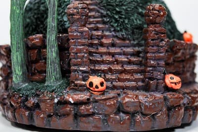 Lot of 2 HAWTHORNE VILLAGE Nightmare Before Christmas Dr Finkelsteins Lab & Zero - Thumbnail 3