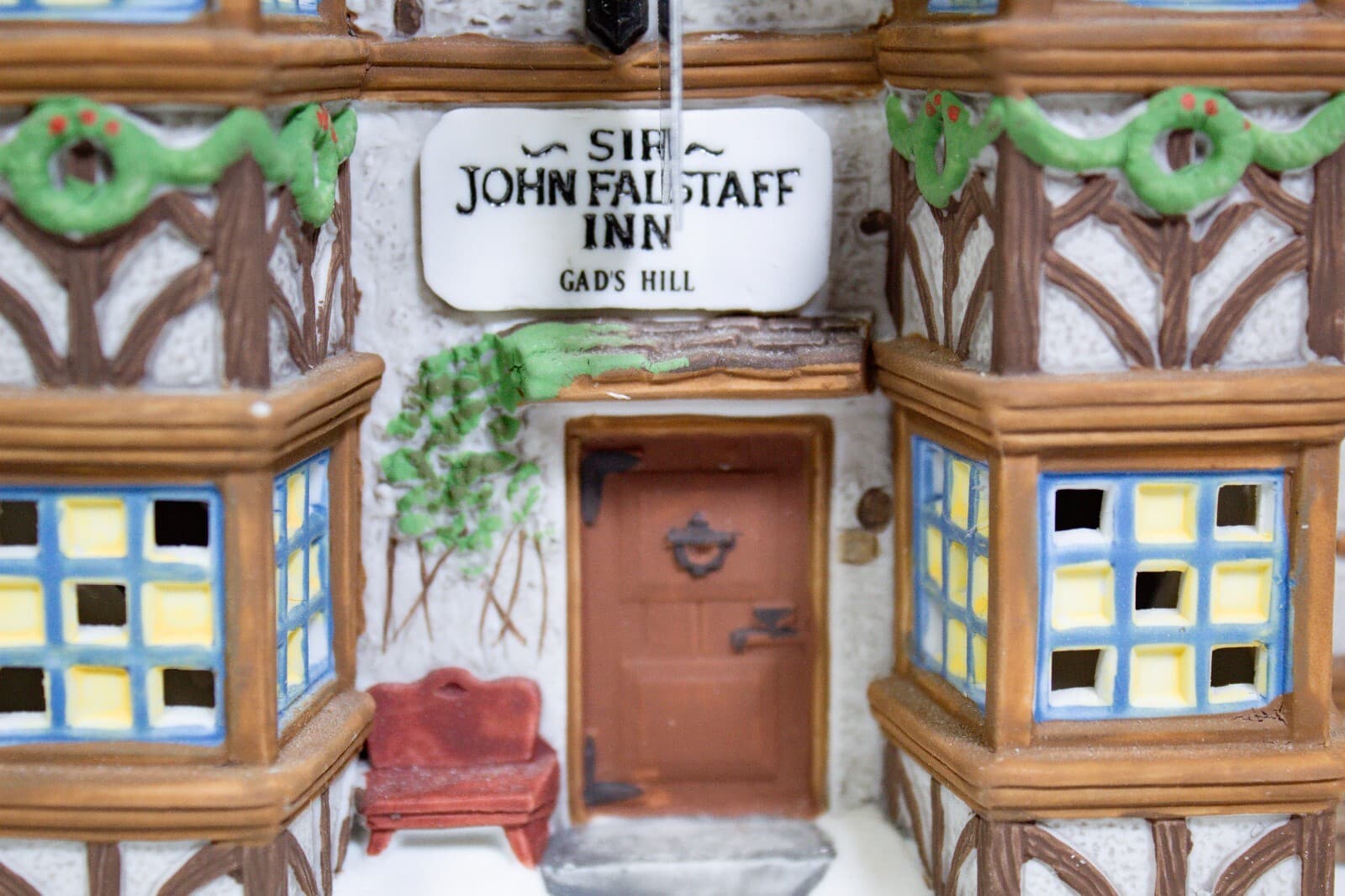 DEPARTMENT 56 "Sir John Falstaff Inn" Porcelain Figurine House With Box & Light - Thumbnail 6