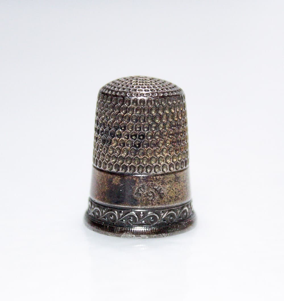 Antique Sterling Hallmarked Size 9 Simon Brothers Ornate Sewing Tool Thimble - Thumbnail 4