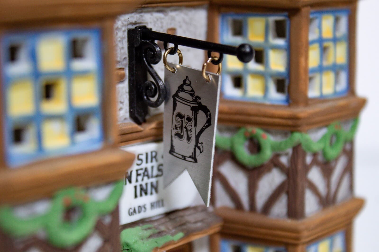 DEPARTMENT 56 "Sir John Falstaff Inn" Porcelain Figurine House With Box & Light - Thumbnail 5