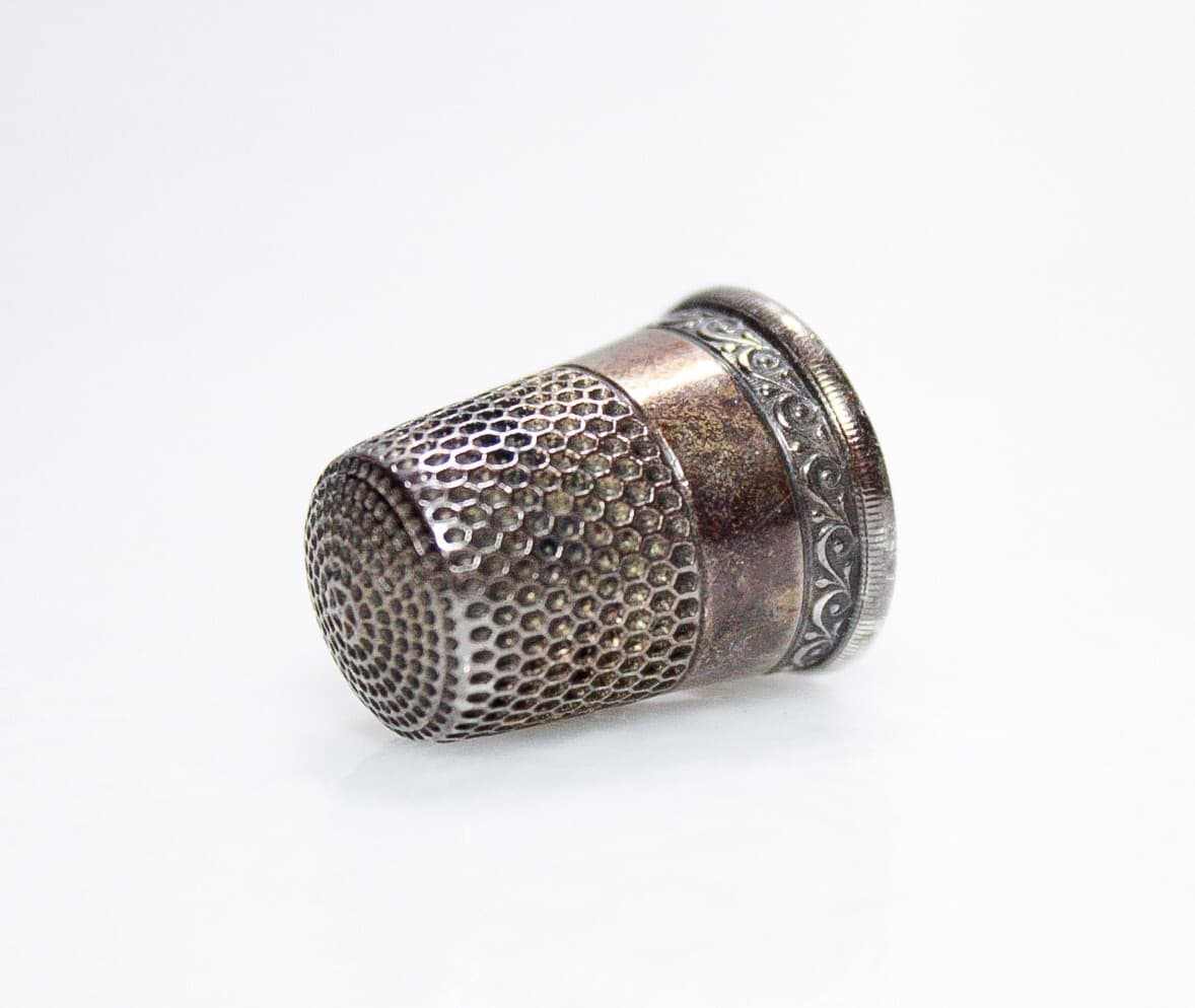 Antique Sterling Hallmarked Size 9 Simon Brothers Ornate Sewing Tool Thimble - Thumbnail 3