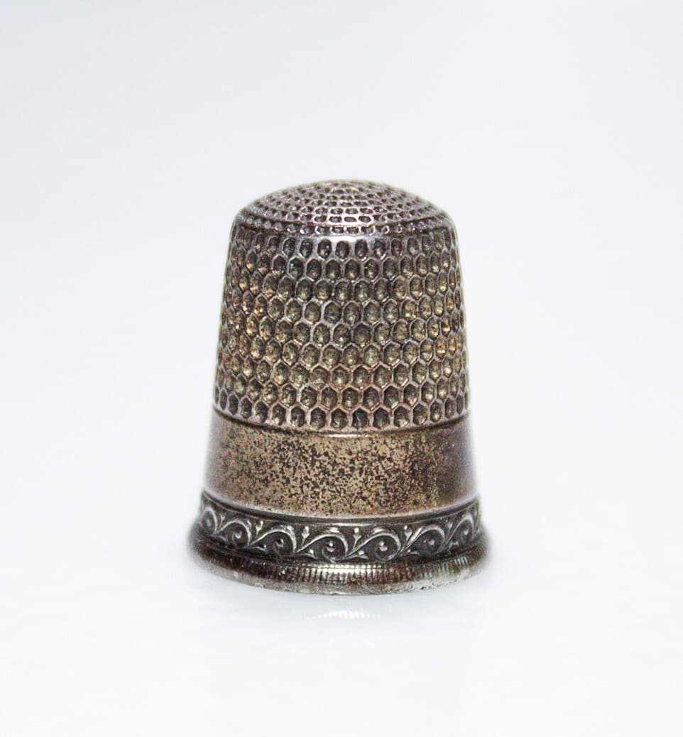 Antique Sterling Hallmarked Size 9 Simon Brothers Ornate Sewing Tool Thimble - Thumbnail 2
