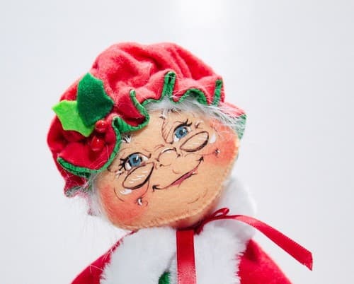 Vintage 2018 ANNALEE Mobilitee FESTIVE MRS. CLAUS Christmas Artisan Doll 13" - Thumbnail 2