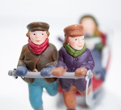 Vtg DEPARTMENT 56 "Winter Sleighride" Hand Painted Porcelain Christmas Figurine - Thumbnail 4