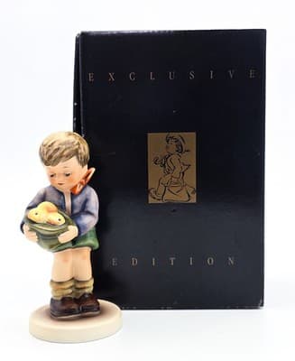 Hummel Goebel Gift From A Friend W. Germany Porcelain Figurine TMK7 In Box - Thumbnail 2