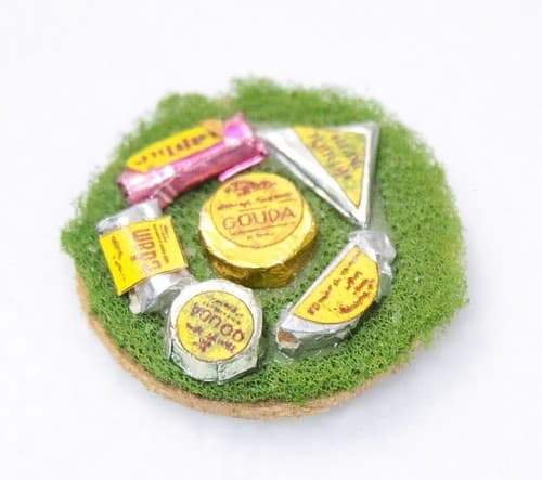 Vintage Dollhouse Miniature RARE Gouda Cheese Platter Kitchen Accessory 1:12 - Thumbnail 4