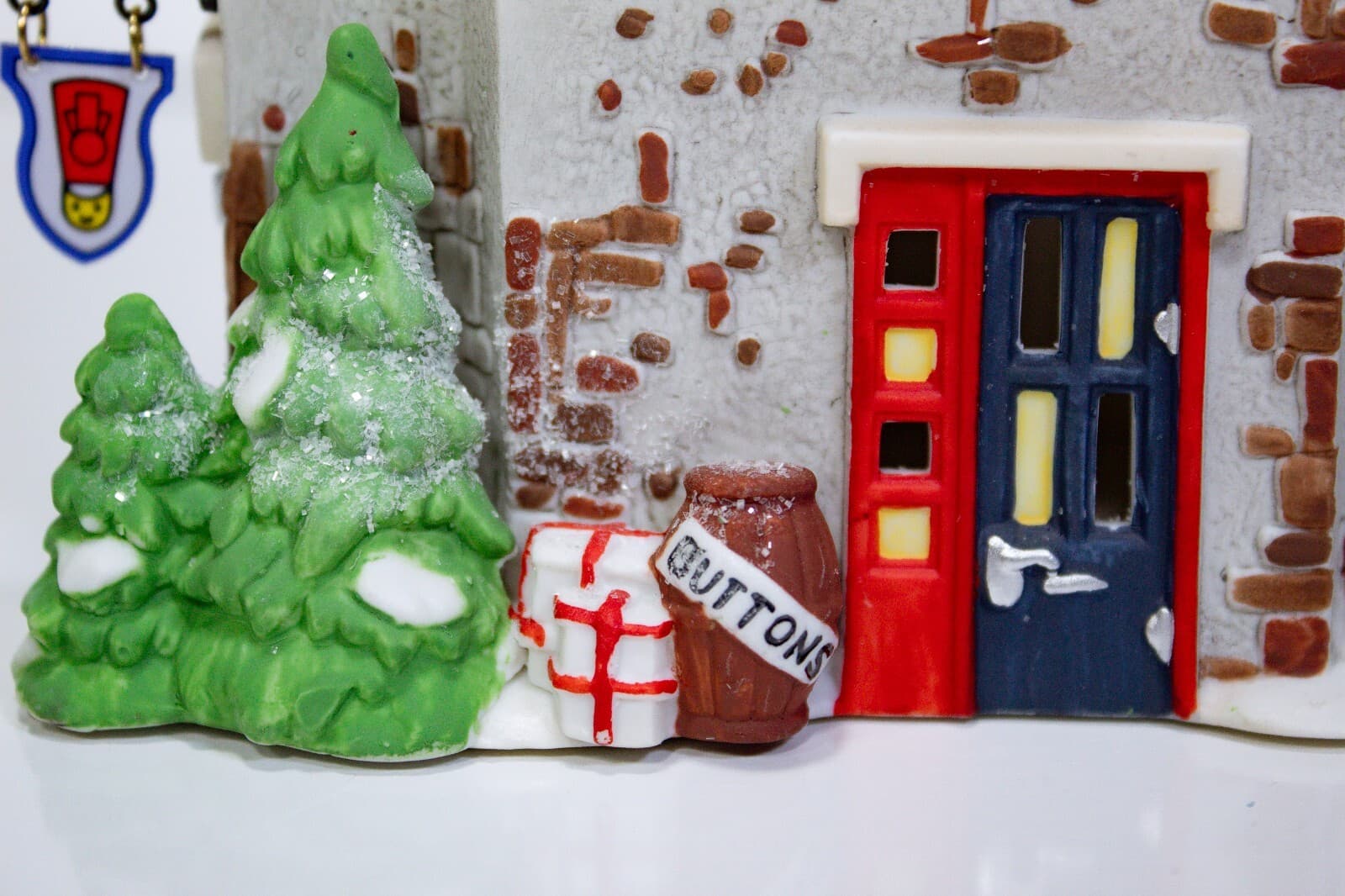 DEPARTMENT 56 "The Soldier Shop" Christmas Porcelain Figurine With Box & Light - Thumbnail 8