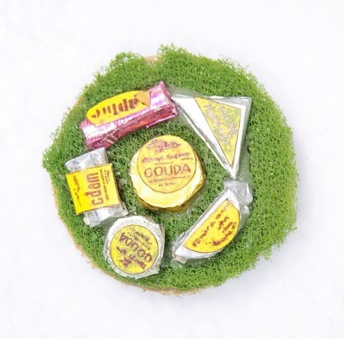 Vintage Dollhouse Miniature RARE Gouda Cheese Platter Kitchen Accessory 1:12 - Thumbnail 3