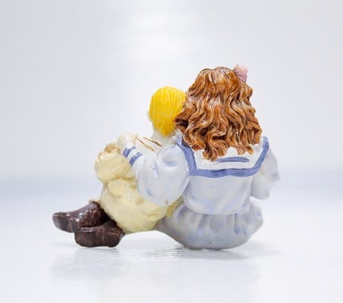 Vintage TOWN SQUARE MINIATURES 1996 Resin Children Reading Dollhouse Figurine - Thumbnail 3