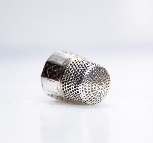 Antique Sterling Silver Size 10 Etched Sewing Octagonal Thimble Hallmarked - Thumbnail 3