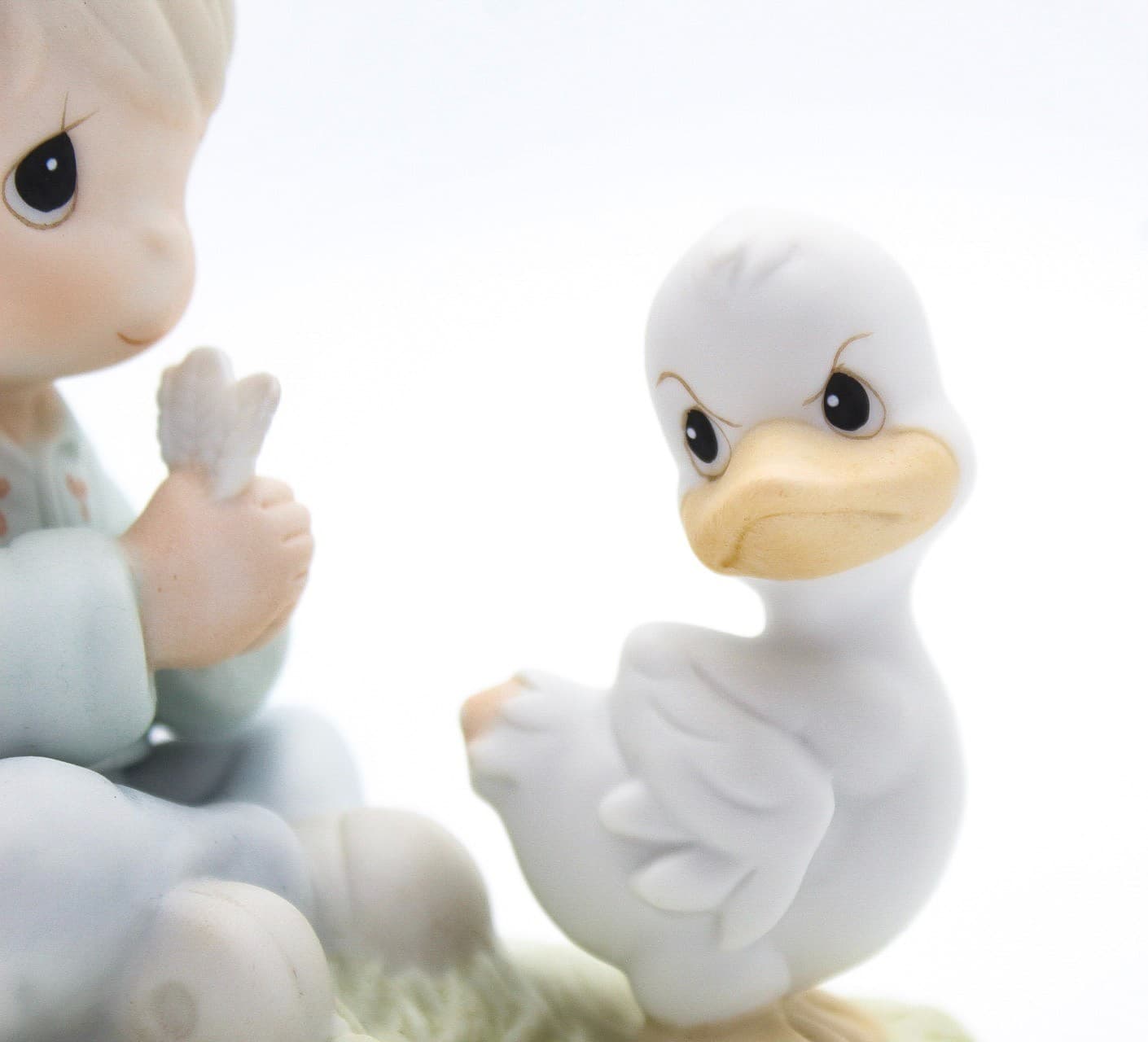 Precious Moments Friends to the Very End Enesco Porcelain Figurine 1993 - Thumbnail 3