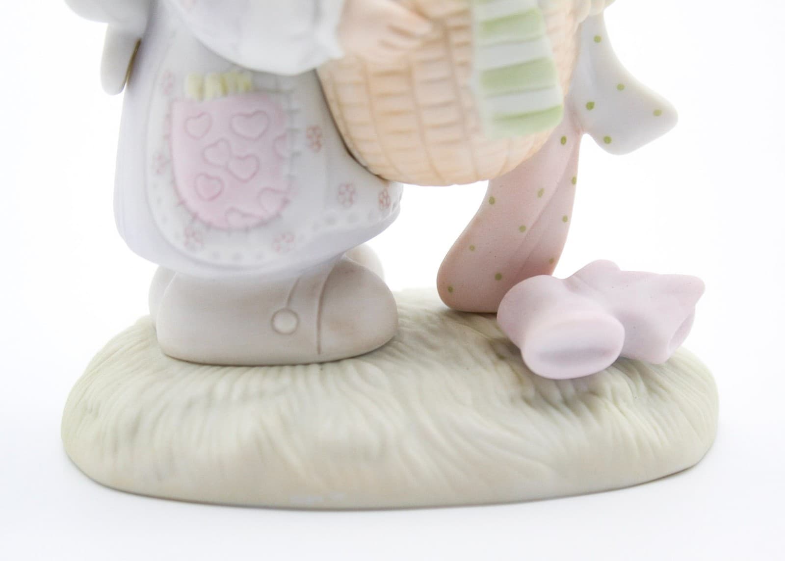 Precious Moments Be Not Weary In Well Doing Enesco Porcelain Figurine 1979 - Thumbnail 5