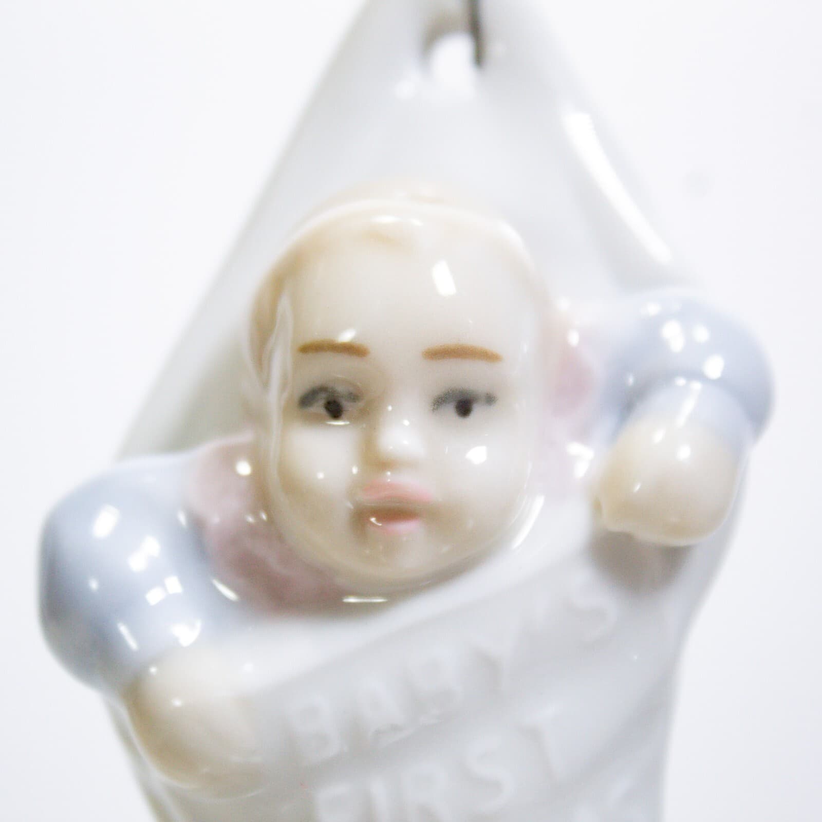 LLADRO "Baby's First Christmas 1993" Porcelain Decorative Christmas Ornament - Thumbnail 2