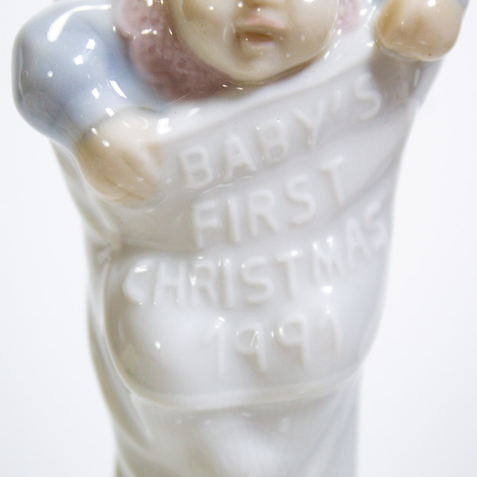 LLADRO "Baby's First Christmas 1991" Porcelain Decorative Christmas Ornament - Thumbnail 3