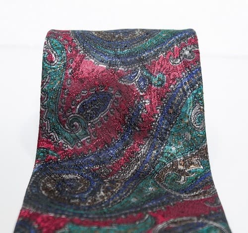 WEMBLEY Men's necktie Vintage Burgundy Paisley 100% Polyester Made In USA - Thumbnail 2