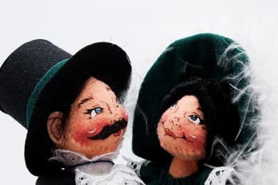 Annalee Mobilitee Artisan Dolls 1998 Vintage The Gay Nineties On Wood Base New - Thumbnail 2