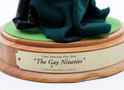 Annalee Mobilitee Artisan Dolls 1998 Vintage The Gay Nineties On Wood Base New - Thumbnail 3