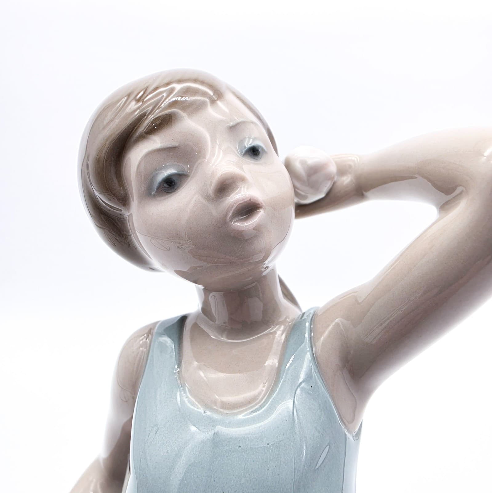 Lladro Prissy #01005010 Spain Glossy Porcelain Figure By Francisco Catala - Thumbnail 5