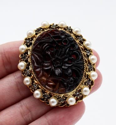 Vintage Amber Brown Carved Glass Faux Pearl & Rhinestone Floral Pin Brooch - Thumbnail 2