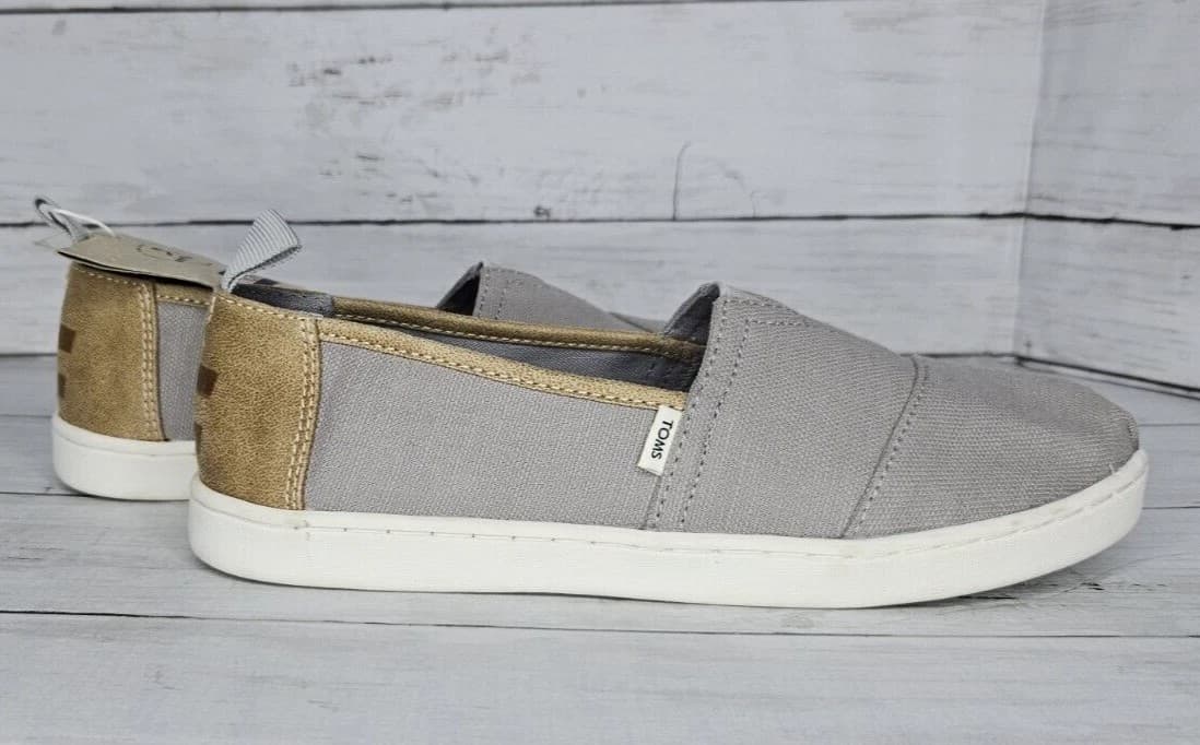 TOMS Kid's Slip On Casual Shoes Gray Canvas Comfort Loafers Size 1.5 - Thumbnail 2