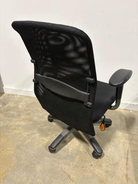 Black Mesh Adjustable Office Chair - Thumbnail 2