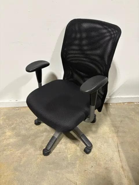 Black Mesh Adjustable Office Chair - Image 1