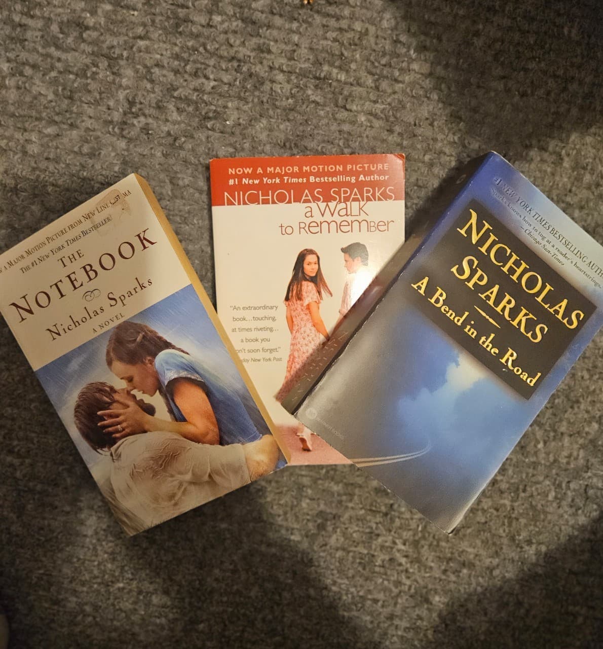 3 Nicholas Spark books. Buy 3 book listings, get 1 free - Image 1