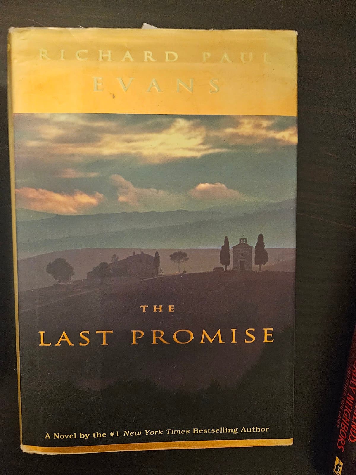 The last promise. Hardcover. Buy 3 get 1 free - Image 1