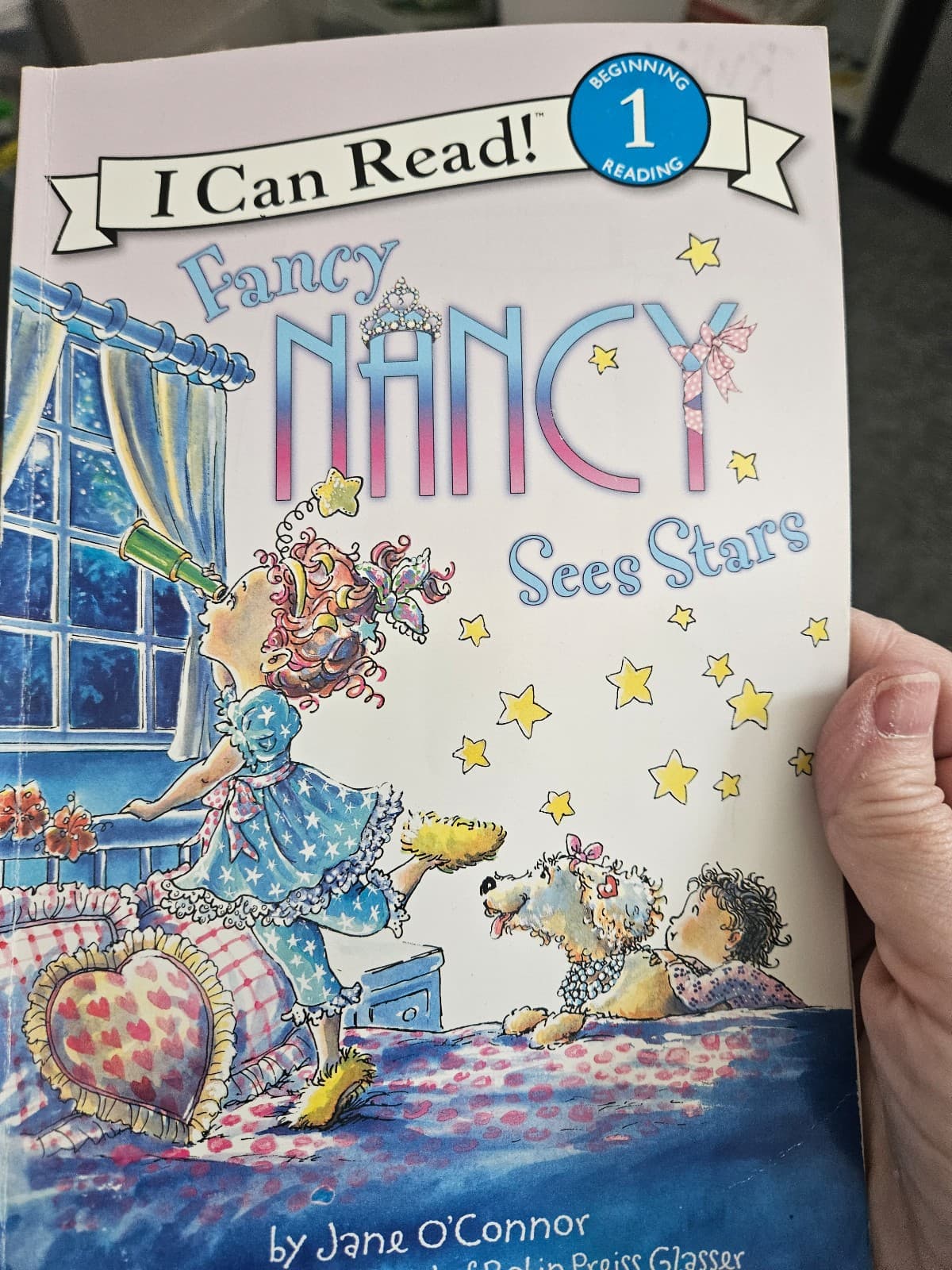 Fancy Nancy sees stars. Buy 3 book listings, get 1 free - Image 1