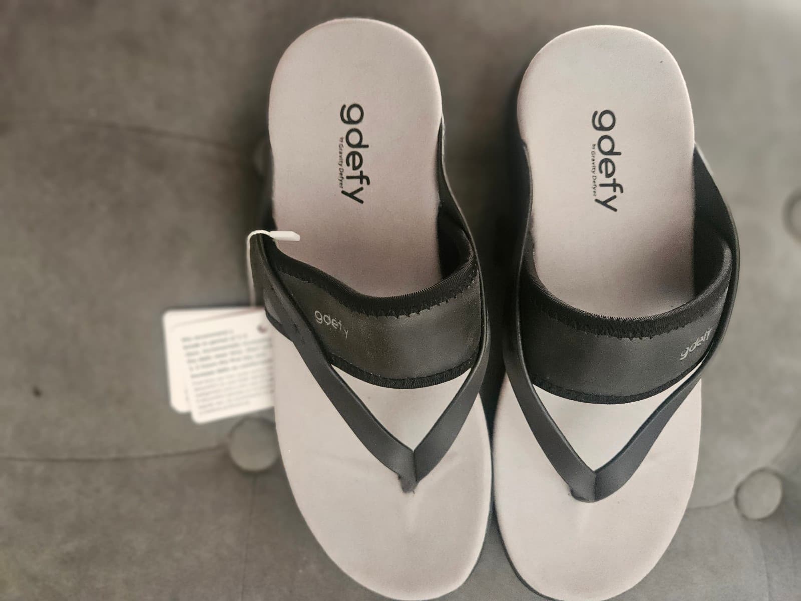 GDEFY sandals/ flip flops. Size 8. New with tags - Thumbnail 2