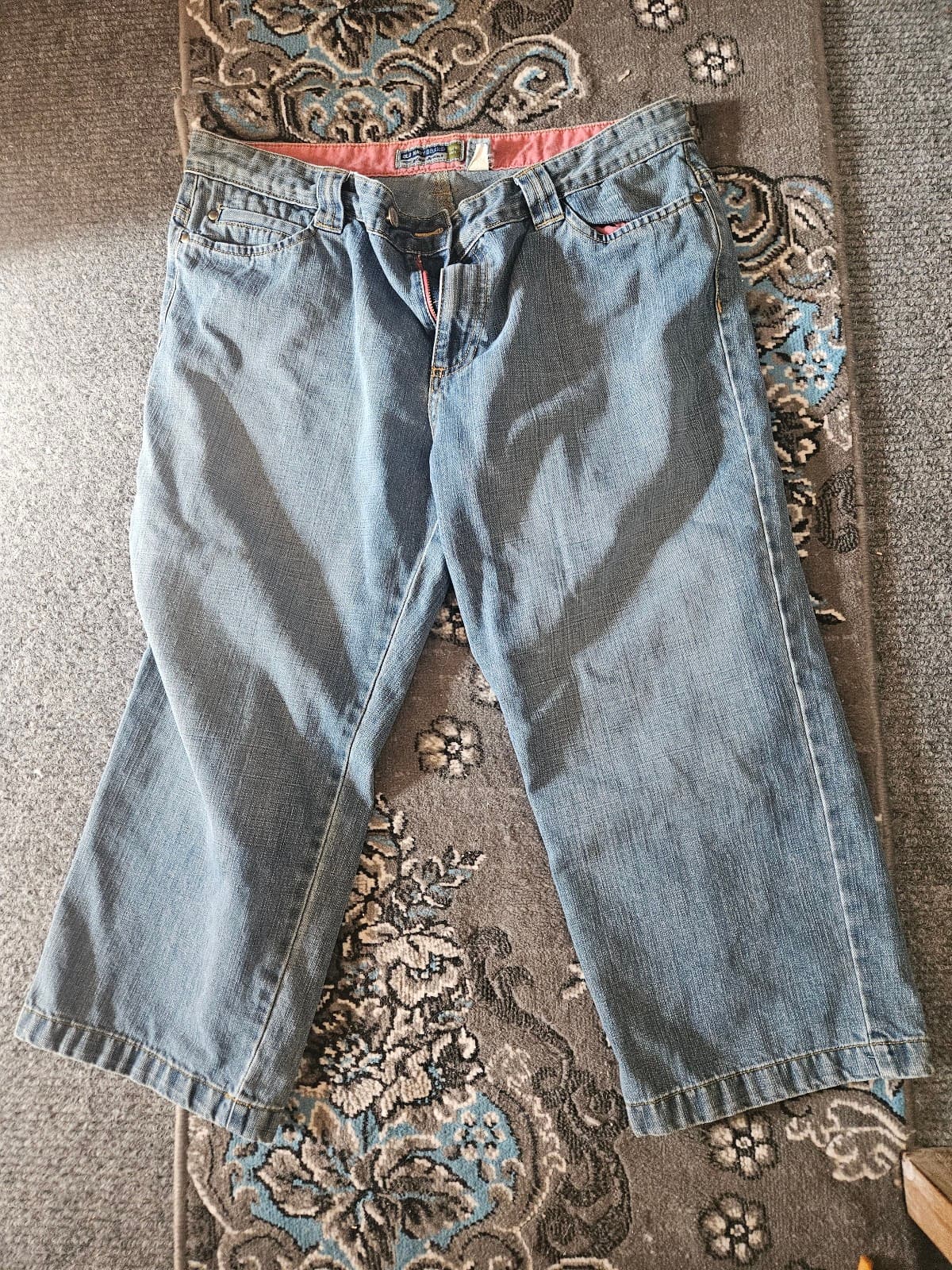 Womens old navy cropped. Size 16 - Image 1