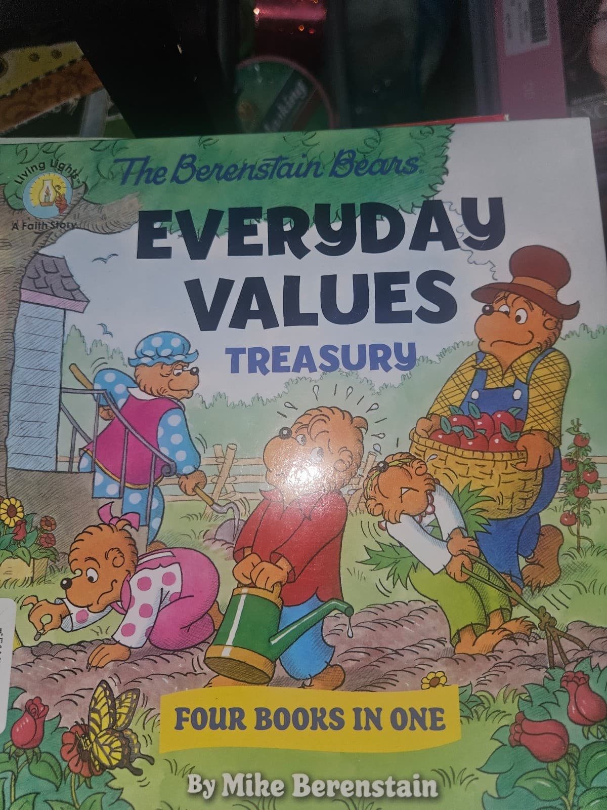 The berenstain bears every day values. Treasury 4 books in one. Hardcover. - Image 1