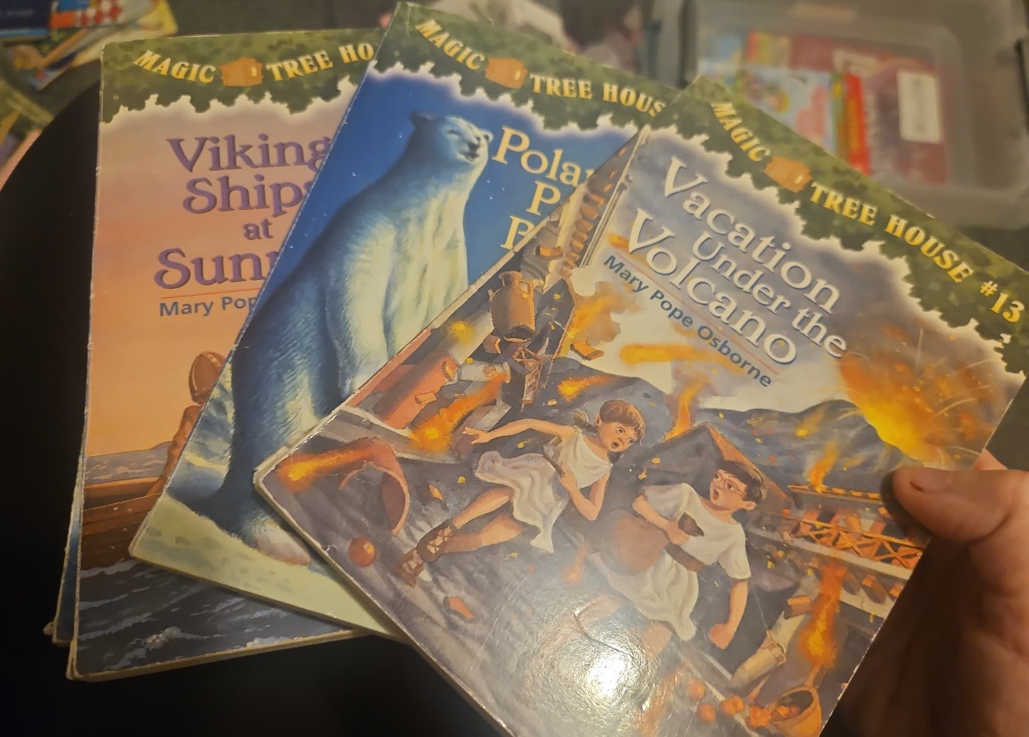 8 magic tree house books. - Thumbnail 2
