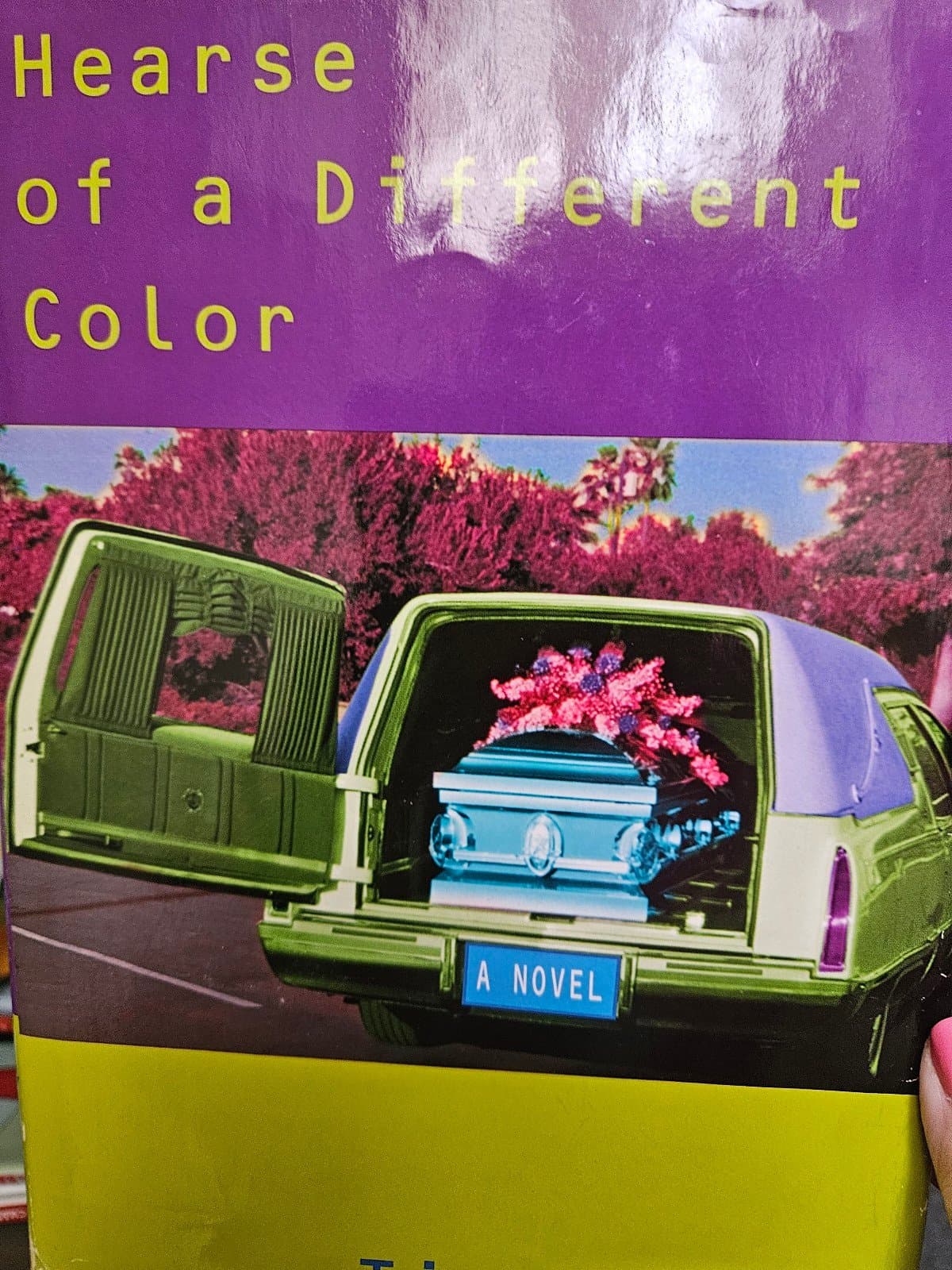 A Hearse of a different color. Hardcover. - Image 1