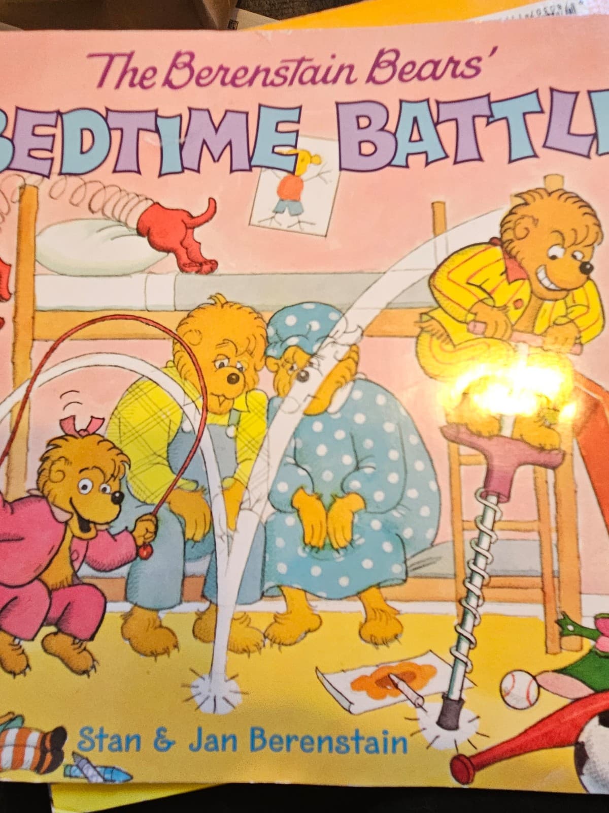 The Berenstain bears bedtime battle. Buy 3 book listings, get 1 free - Image 1
