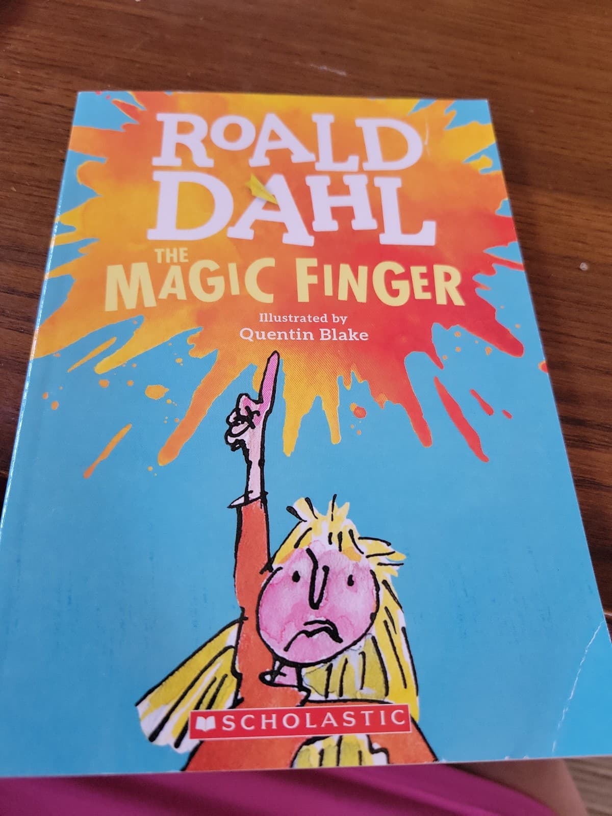 Roald Dahl. The magic finger. Buy 3 books, get 1 free - Image 1