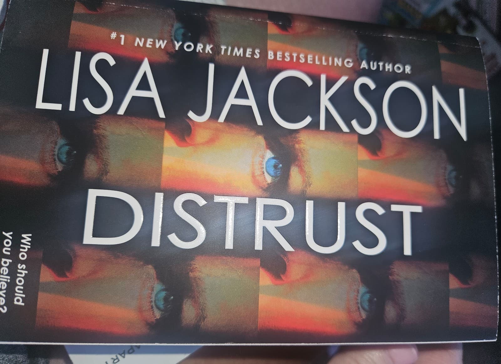 Distrust. Lisa Jackson. Buy 1 book, get 1 free - Image 1